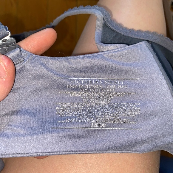 VS bra - Picture 2 of 5